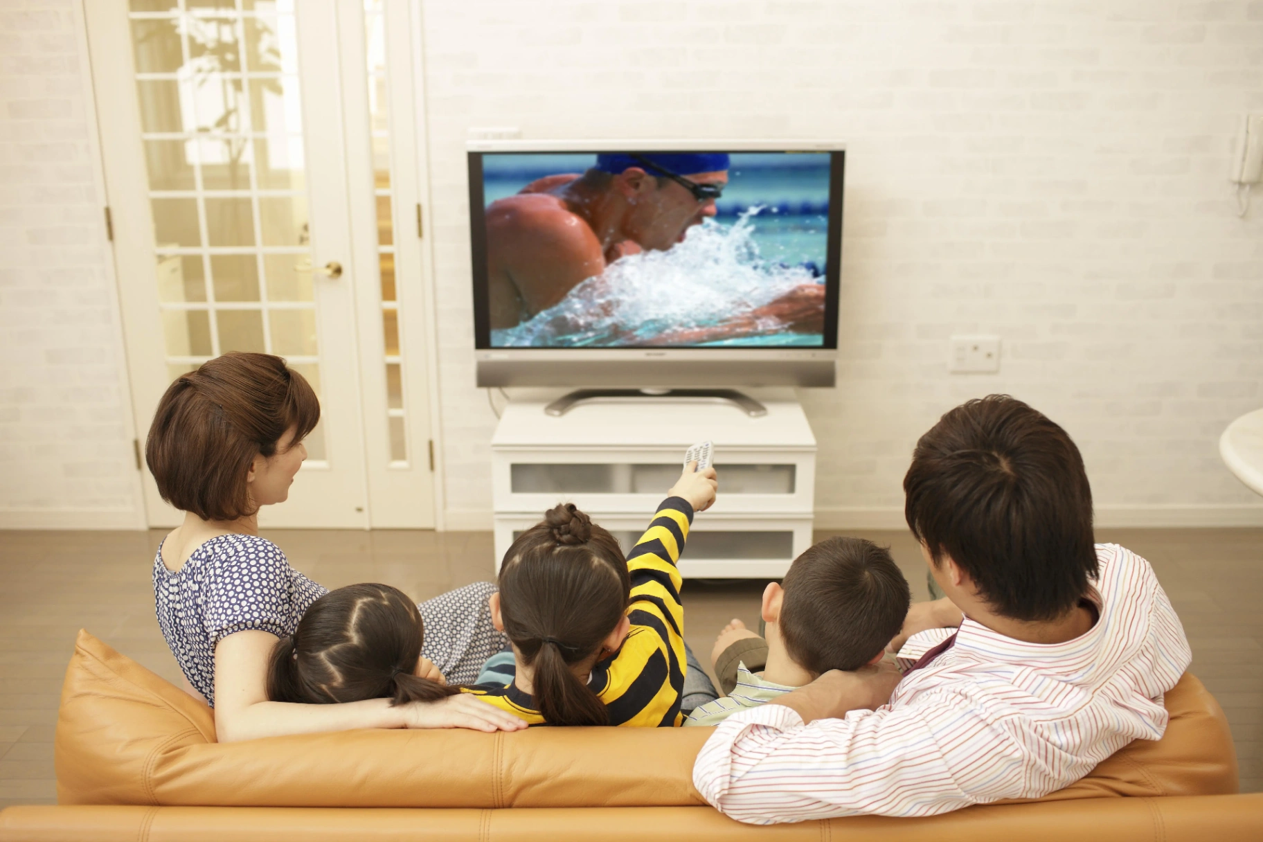 Why families in the UAE choose our wifi, mobile, and TV home plans